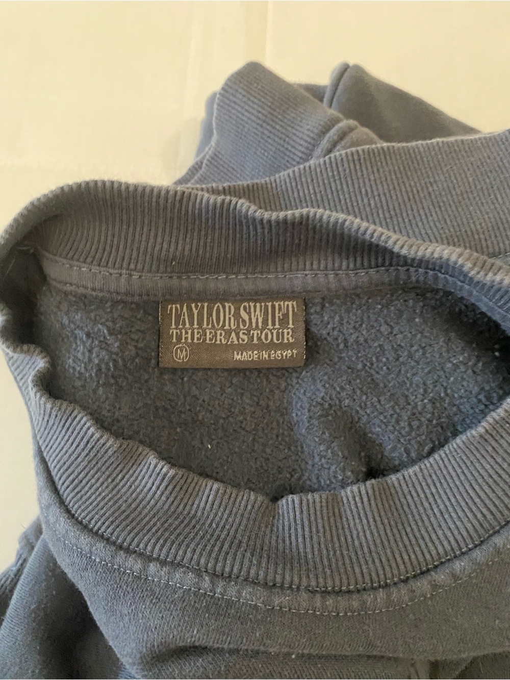 Taylor Swift The Eras Tour Men's Navy Crewneck Sweatshirt Medium - Picture 5 of 5